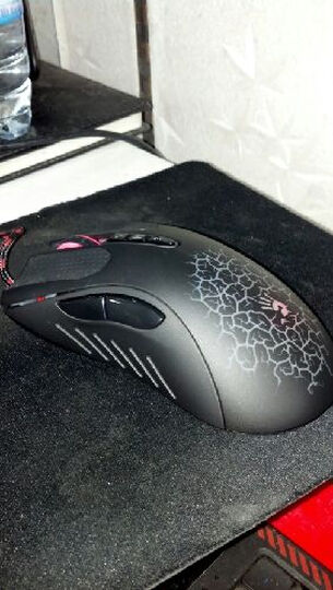 血手幽灵(bloody) f9 电竞手 游戏鼠标--正品,只是包装感觉很不好