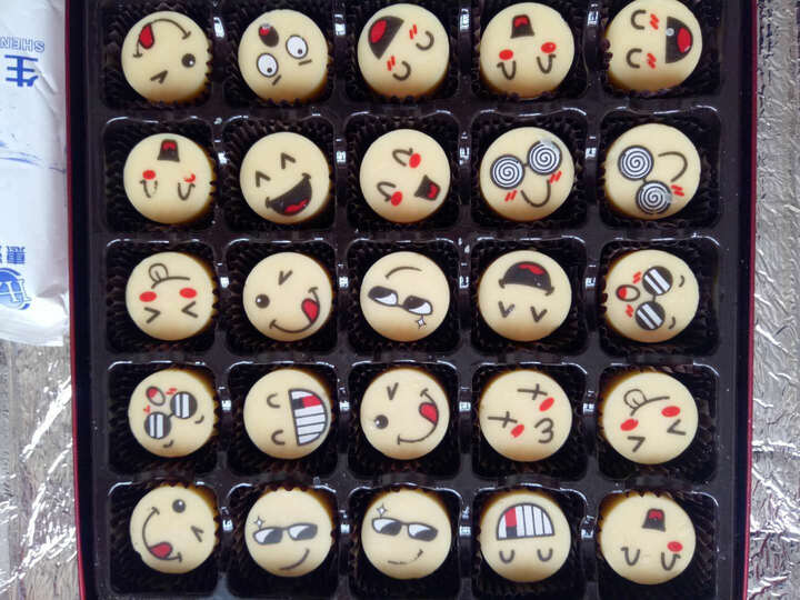 很满意,给满分了.她收到特别开心,实现了我的一个愿望.