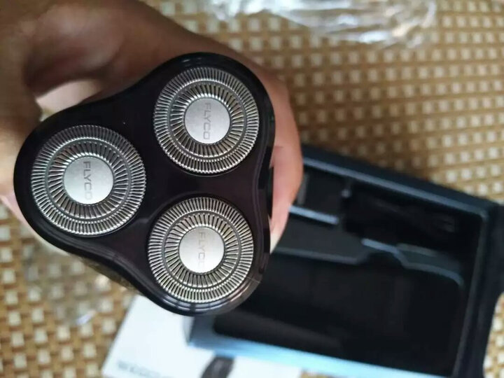 飞科fs372:"之前买的用了好几年电池不行了,这次换个新的." - 京东