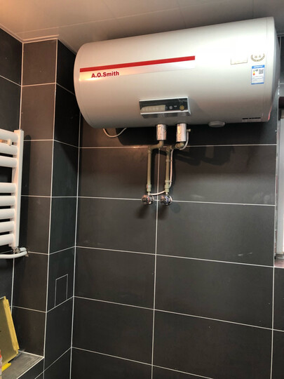 史密斯lr60:"颜值赞 遥控器很方便 相信史密斯热水器品质 由于卫生间