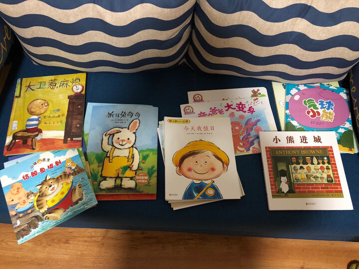 双语绘本:奇奇好棒(套装共5册)不一样的折耳兔奇奇:"之前买过一本快乐