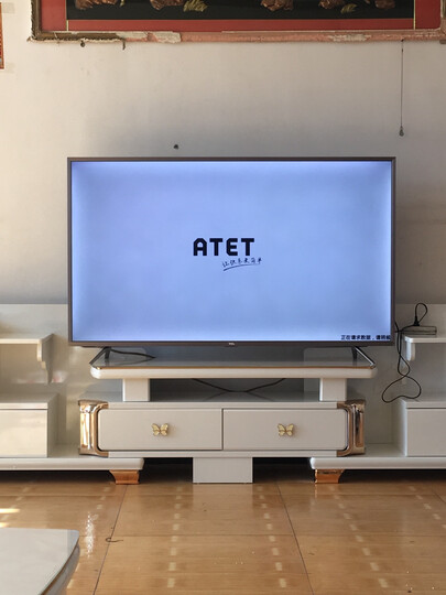 tcl60a730u:"差评,屏幕漏光严重,屏幕与边框粘贴不严,一按忽悠忽悠的!