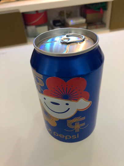 百事可乐新年版京东罐330ml*24罐 整箱:"很不错,喜欢这个罐子,跟京东