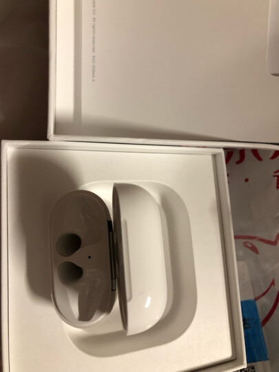 appleairpods:"苹果无线耳机就是牛 ,外观好看音质很好 打游戏反应