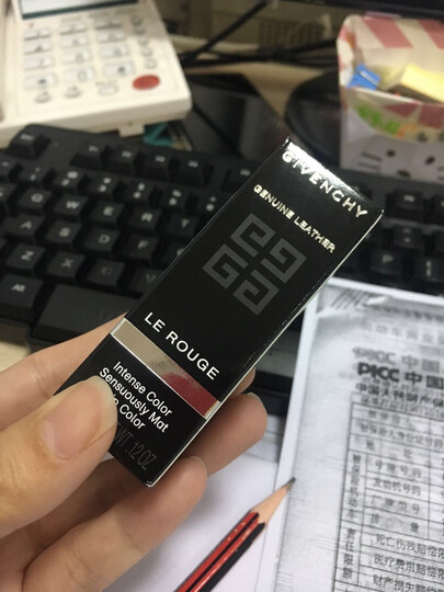 纪梵希(givenchy):"送女神的礼物,女神说超级喜欢.