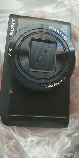 索尼dsc-wx500:"数码产品怕磕碰好歹加个气囊袋啊…送的书没用wb随便