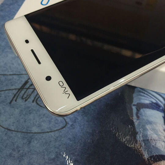 vivoxplay5a:"昨天晚上八点下的单,今天上午十一点收到.