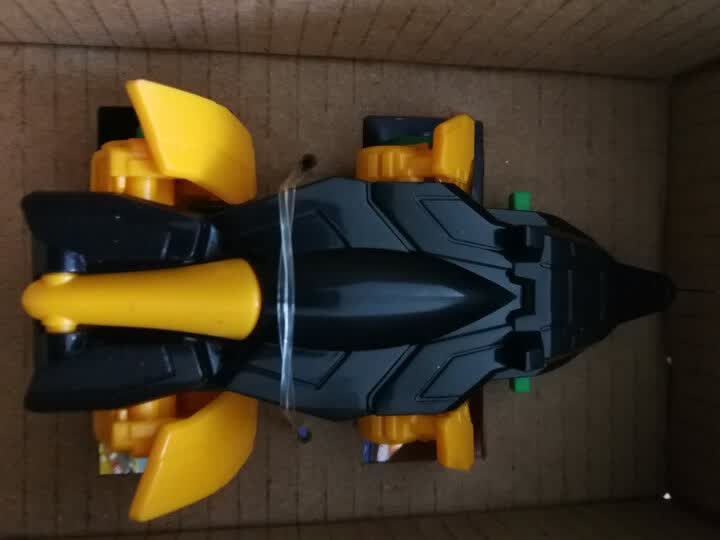 奥迪双钻(auldey)爆裂飞车2 入门系列-怒岩魔狼 682003儿子超级喜欢车