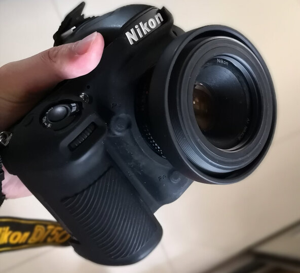 4d 351.8g镜头遮光罩可以很不错的,好q的感觉,伸缩很方便的,.-京东