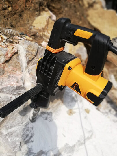 工具安全五金电动工具零售批发专 38电锤1580w(不带钻头)使用6角钻头