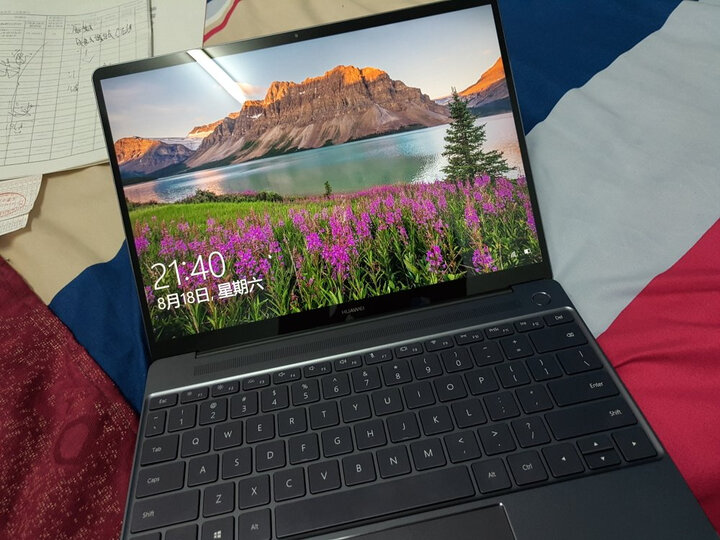 matebook x 13英寸轻薄win10电脑2k屏指纹金属超极本 流光金 i5/8gb