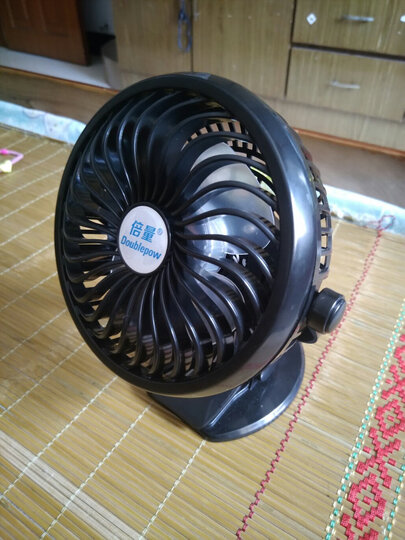 倍量602c台夹式风扇:"到货非常快,配送员耐心细致,服务态度很好!