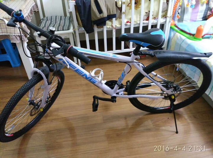 virgil21速碟刹白色:"1个多小时左右装完,晚上吃完饭试骑了一下,车不