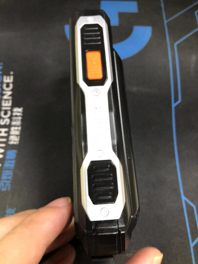 尼凯恩(neken)en3:"手机非常适合老年人使用,而且价钱便宜,颜色漂亮