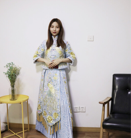 龙曼尼仕:"秀禾服看了很多家,都大同小异的款式,终于找到这家,都是很