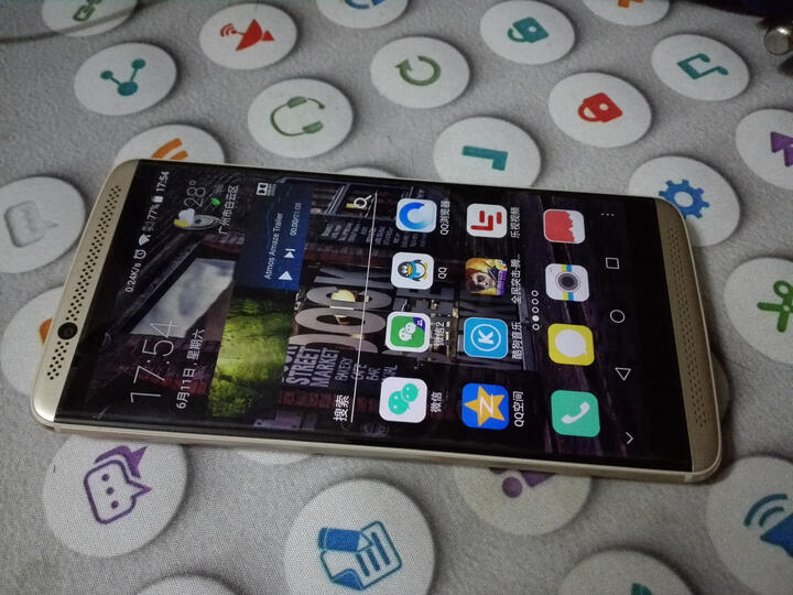 中兴axon天机7(a2017):"入手了几天,机子总体感觉惊艳.