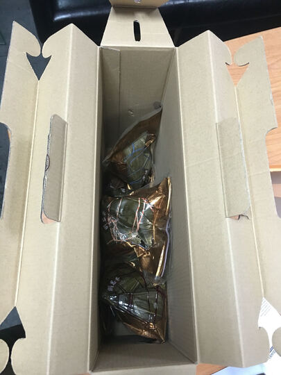 真不好,就是一个大箱子里放几个真空包装粽子,无法送人,发给员工也没