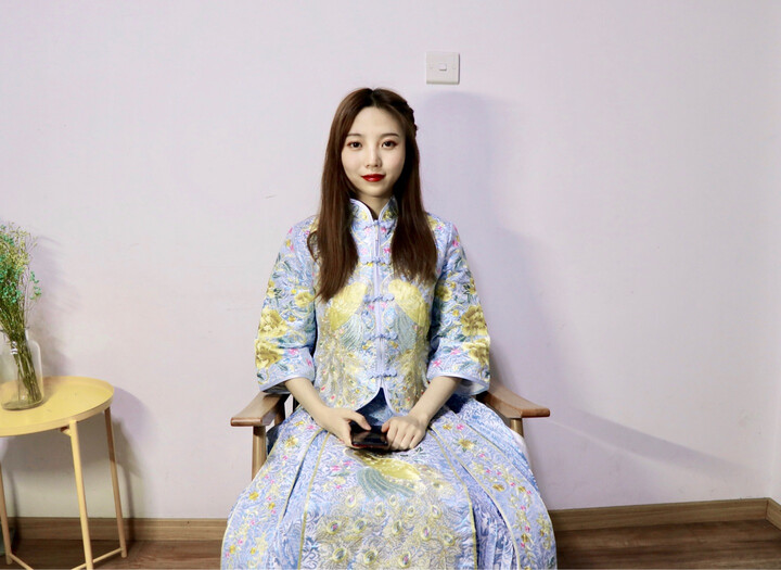 龙曼尼仕:"秀禾服看了很多家,都大同小异的款式,终于找到这家,都是很