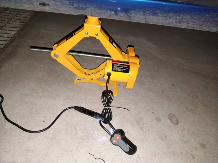 尤利特12v汽车电动千斤顶电动扳手套装车载卧式剪式2t轿车suv 汽车