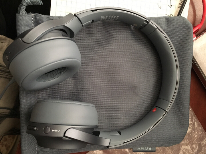 索尼(sony)wh-h800:"耳机经过四天,终于到手了,双十一,物流慢能理解