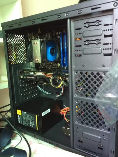 先马(sama):"机箱风箱,风量可以,装在机箱上可以给整个硬盘区域散热了