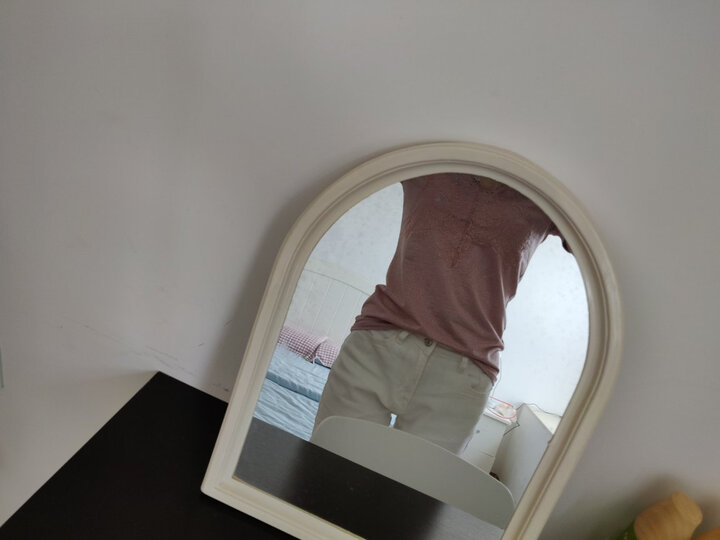 衣服领口有点松,俯身.