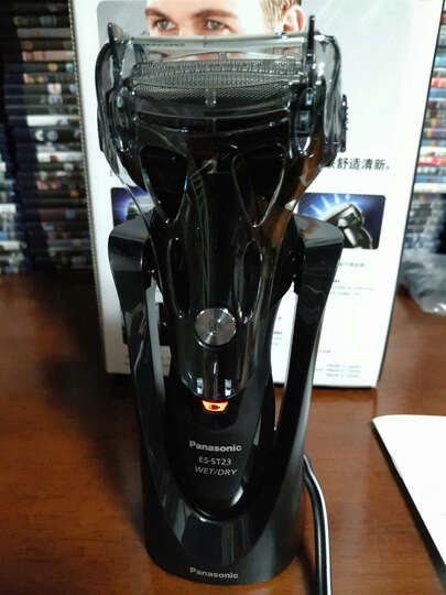 松下(panasonic) es-st23 三刀头 充电式 可水洗 往复式电动剃须刀