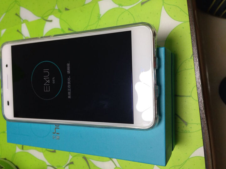 华为荣耀畅玩5a:"大屏不错,速度不错,值得购买!