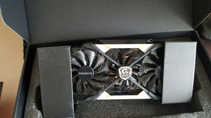 技嘉(gigabyte) gtx 1070 gv-n1070aorus-8gd显卡小雕 晒单图