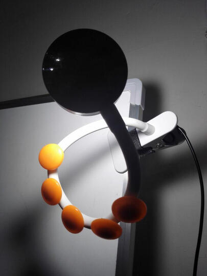 萤灯雪屋.雪案萤灯,商品包装完好,到货说明书和插座等齐全,考虑周到.