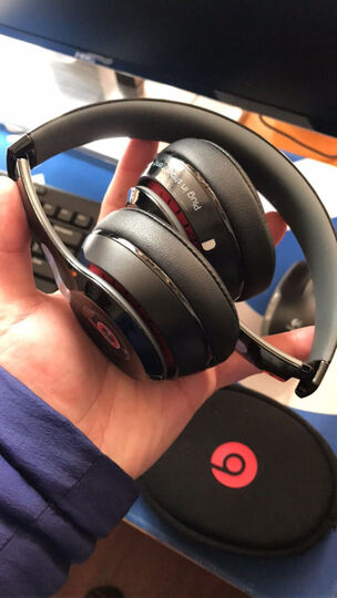 beats solo2 wireless 头戴式耳机 - 黑色 蓝牙无线 带麦 mhng2pa/a
