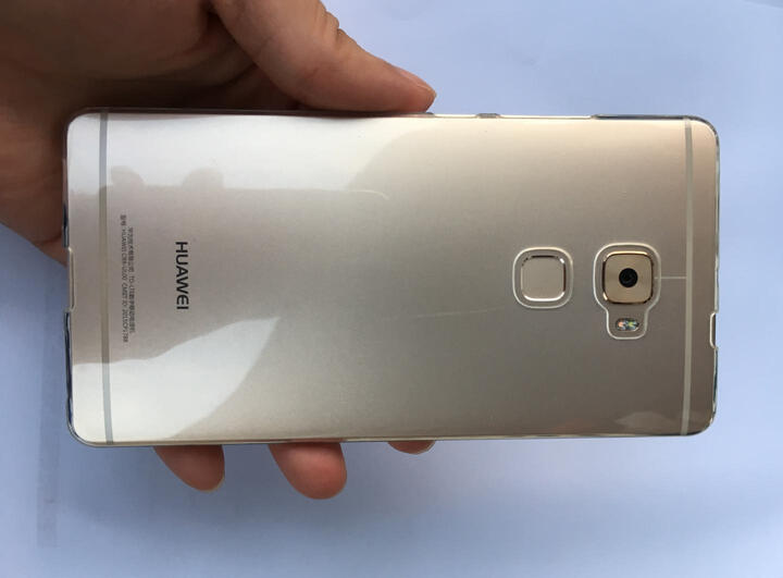 华为mate s:"外观超越了我的预期,比多年前拿到那时刚出的三星note2的