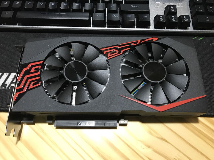 华硕(asus) gtx1070-o8g-gaming 8g 256bit gddr5显卡