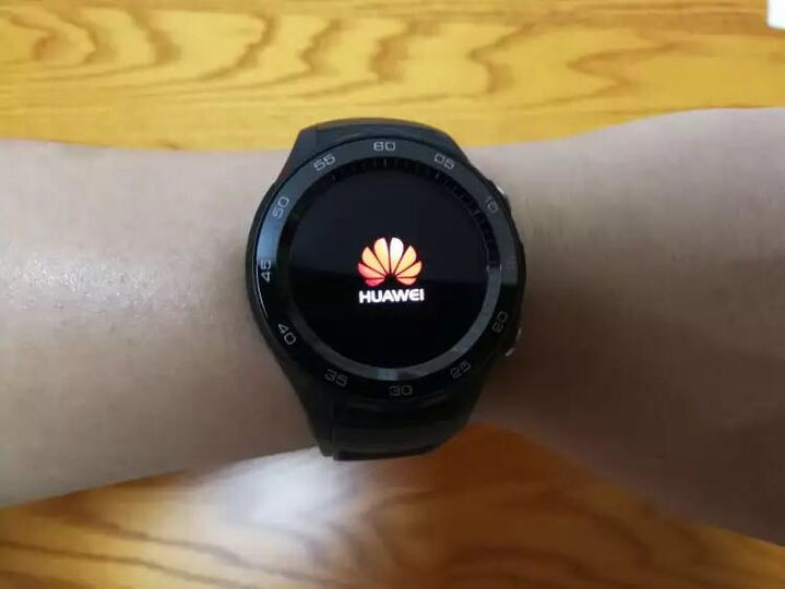 华为leo-dlxx:"之前一直帮单位采购这个现在发展这个手表真的不错可以