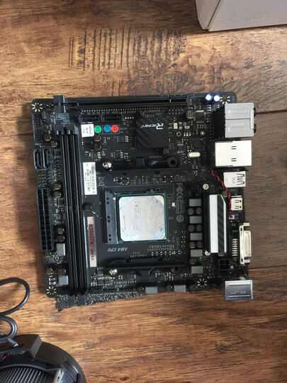 映泰b350gtn:"首块发布的itx 为映泰的研发速度赞一个内存方面幻光戟