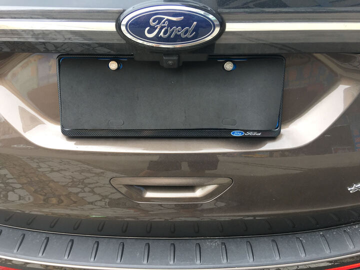 海拓鸿威 汽车铝合金车牌架覆膜烤漆碳纤维车牌架新交规汽车牌照框