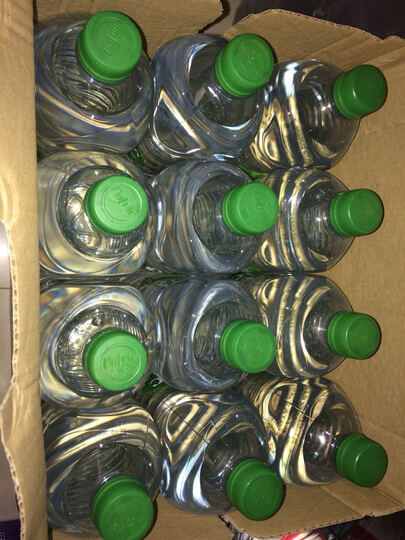 很棒的水,清澈甘醇.口感不错.今晚睡就开喝一瓶.