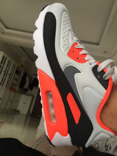 耐克(nike):"鞋上有胶,别的挺好的" - 京东