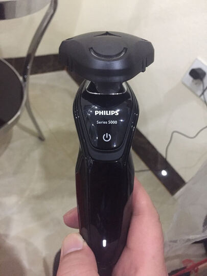 飞利浦philipss5082三刀头充电式可水洗旋转式电动剃须刀