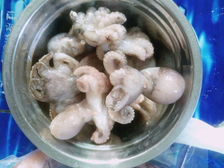 简单滋味小八爪鱼:"我们爆炒的吃,挺香,两个孩子一下子就吃完了.