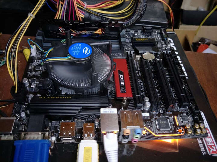 建兴t10 120g:"速度还可以,用于64位win7系统盘,7秒开机,程序秒开