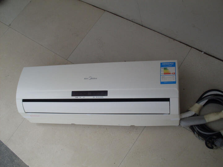 美的kfr-35gw/wpad3:"很不错,送货速度很快,帮忙给搬到楼上,真辛苦