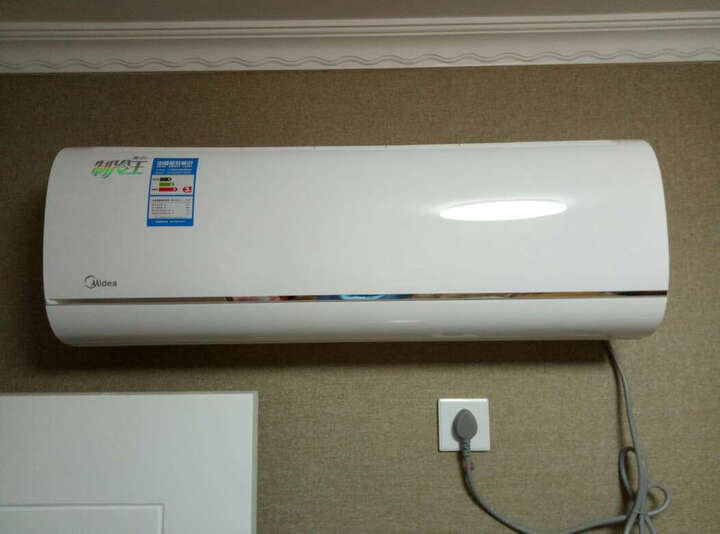 美的kfr-35gw/bp2dn1y-ya301(b3):"外观非常大气漂亮,制冷也快"