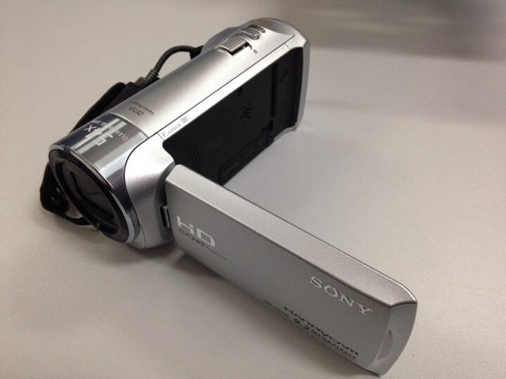 索尼hdr-cx240e:"简单实用,外观可以,家用也能满足使用了.