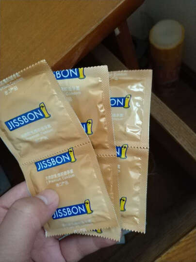 小学生买避孕套图片