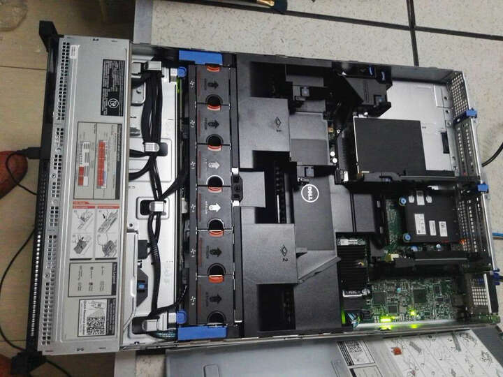 戴尔服务器很好,安静.