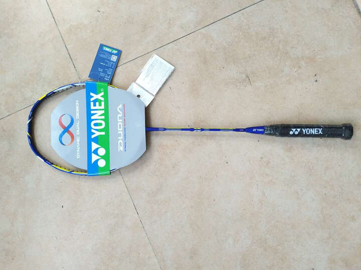 yonex双刃88:"快递速度很给力,包装弱爆了!真叫简易包装!