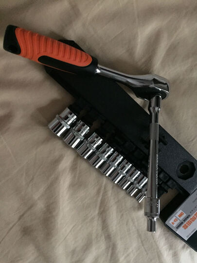 工蜂as001-012g:"很精致的工具.做工,工艺,细节很到位.使用灵活,方便.