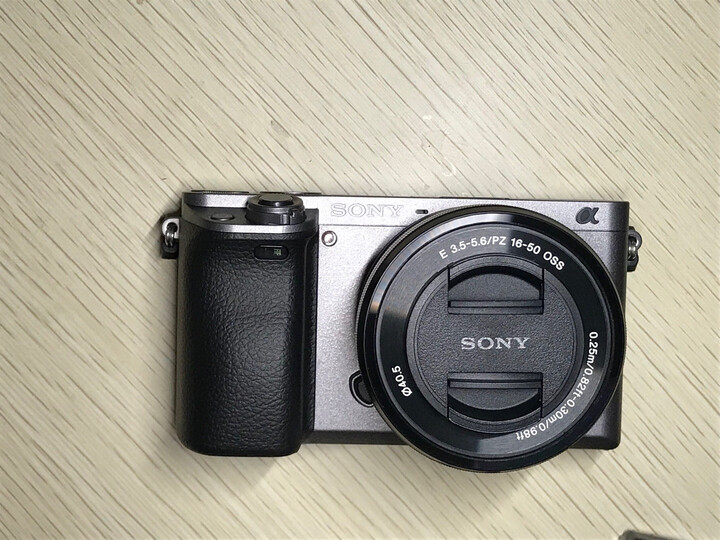 索尼(sony)alpha 6000 aps-c微单数码相机 标准套装 石墨灰(selp1650