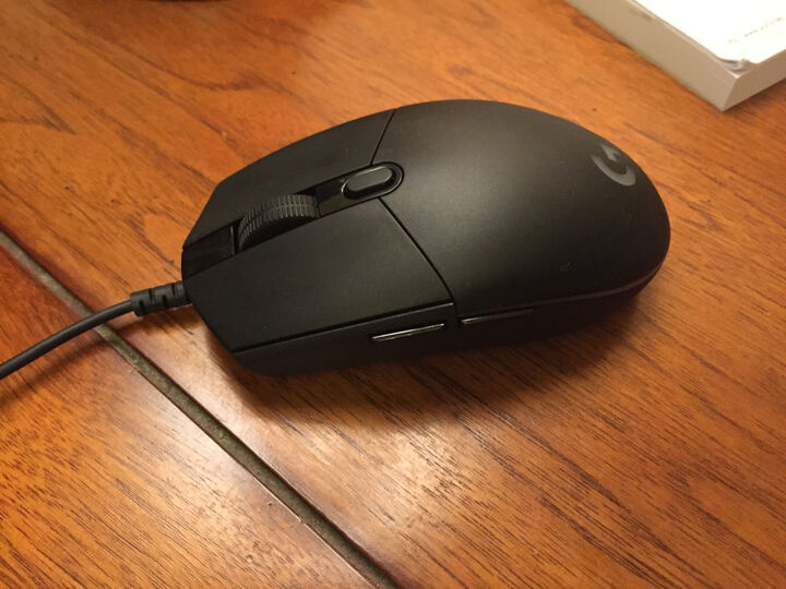 罗技g102 游戏鼠标:"用着不错,送货也快,实用" - 京东